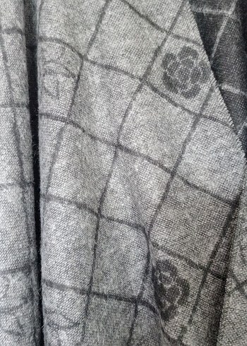 Gri Ekose Desenli Kadın Panço - Görsel 2
