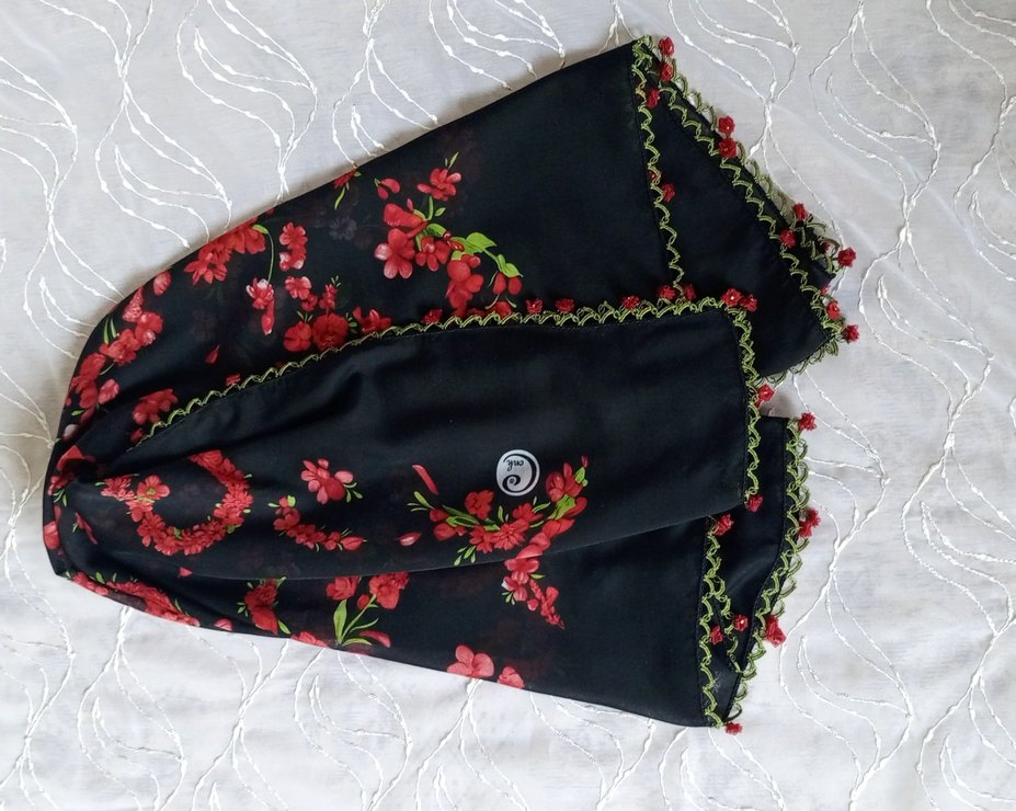 Dantel Detaylı Siyah Kadın Fular - Görsel 4