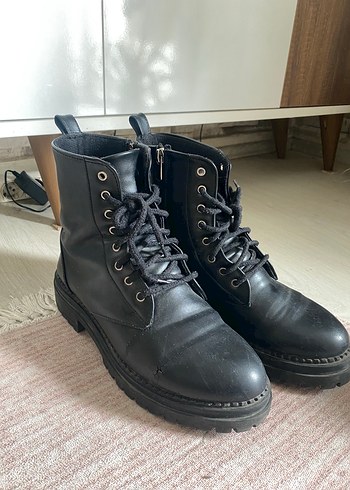 Siyah Deri Goth Tarzı Tokalı Botlar - Görsel 5