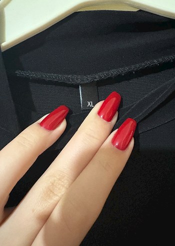 Siyah Yüksek Yakalı Uzun Kollu Crop Top - Görsel 2