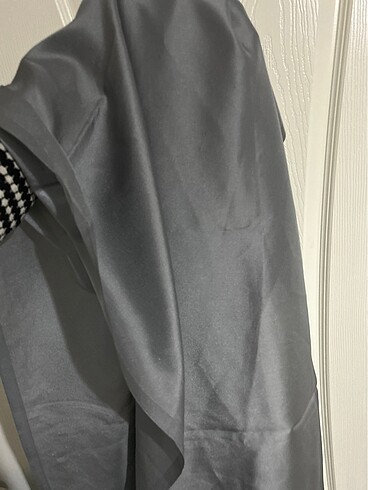 Gri parlak abiye şal - Görsel 3