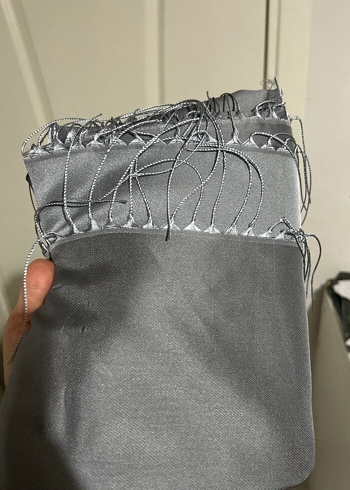 Gri parlak abiye şal - Görsel 4