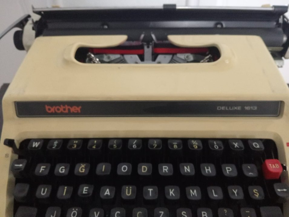 Brother Deluxe 1813 Bej Daktilo - Görsel 4