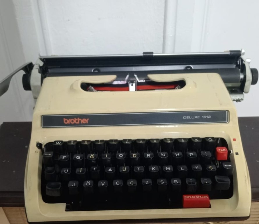 Brother Deluxe 1813 Bej Daktilo - Görsel 2