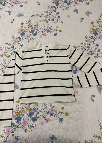 Uzun Kollu Yüksek Yakalı Kadın Tişört - Görsel 3