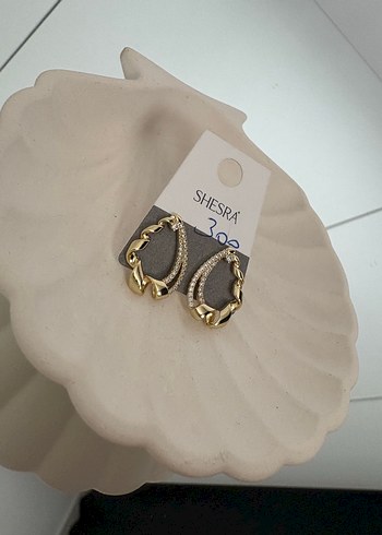 Zincir Detaylı Mini Altın Yılan Desenli Küpe