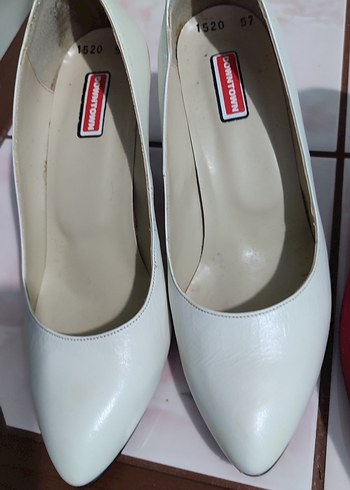Beyaz Rugan Stiletto Kadın Ayakkabı