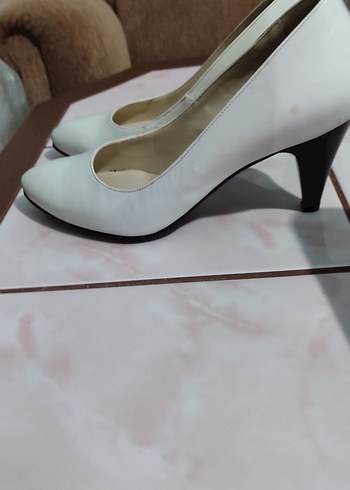 Beyaz Stiletto Topuklu Kadın Ayakkabı