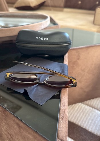 Vogue Parlak Kahverengi Kadın Gözlüğü - Görsel 4