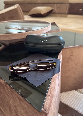 Vogue Parlak Kahverengi Kadın Gözlüğü - Görsel 5