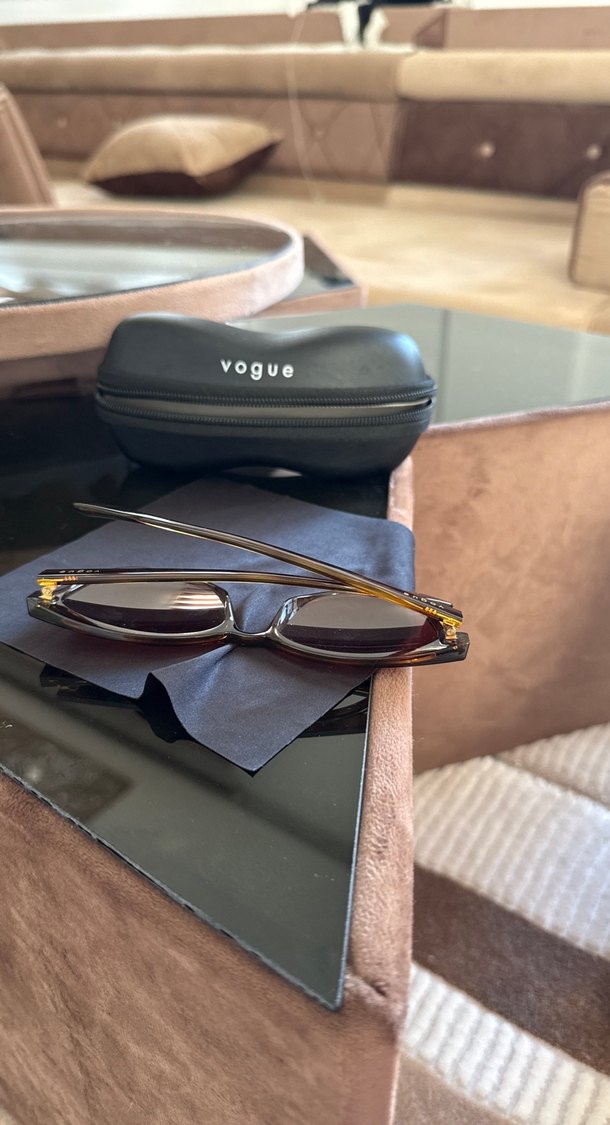 Vogue Parlak Kahverengi Kadın Gözlüğü - Görsel 4