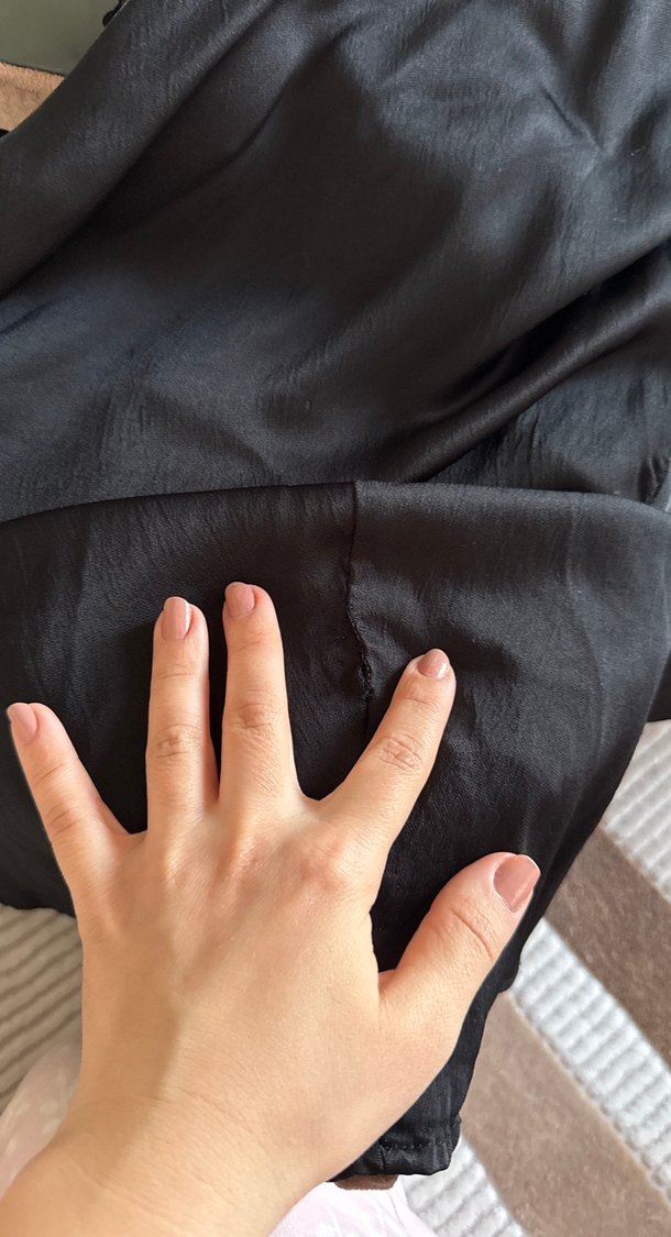 Siyah saten etek - Görsel 3