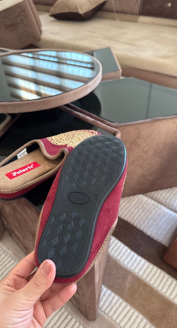 Bordo Nakışlı Dolgu Topuklu Kadın Terlik - Görsel 4