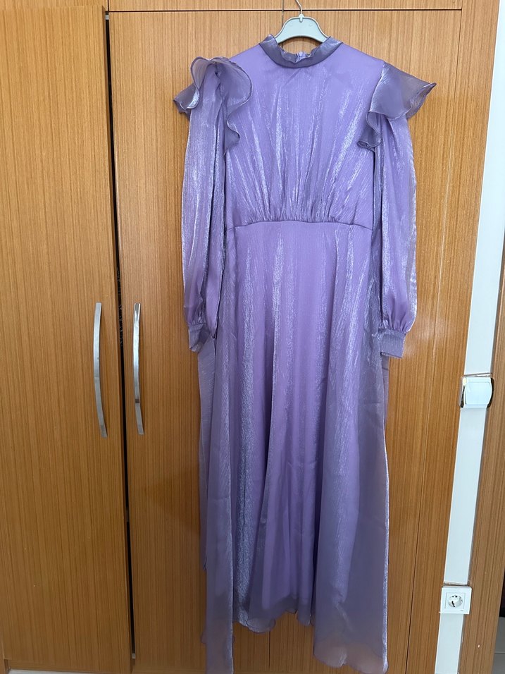 Uzun eflatun lila tesettür abiye - Görsel 5