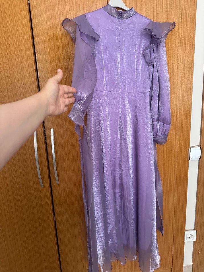 Uzun eflatun lila tesettür abiye - Görsel 2