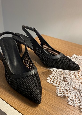 Siyah Dantel Detaylı Stiletto Kadın Topuklu Ayakkabı