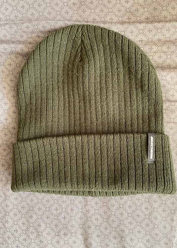 2 ADET BERE QUİCKSİLVER VE SKECHERS. - Görsel 2