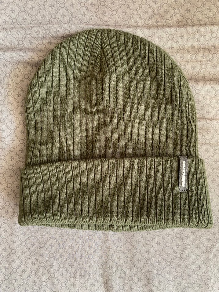 2 ADET BERE QUİCKSİLVER VE SKECHERS. - Görsel 2