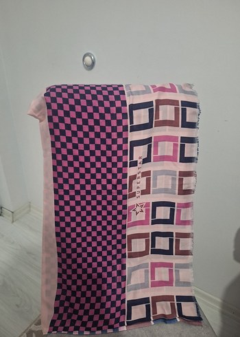 Pembe Desenli Kadın Şal