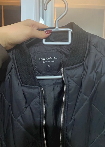 Siyah Fermuarlı Günlük Kadın Ceket - Görsel 2