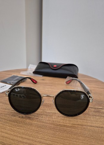 Ray-Ban Güneş Gözlüğü