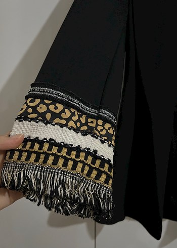 38 Beden Püsküllü Nakışlı Siyah Mini Blazer