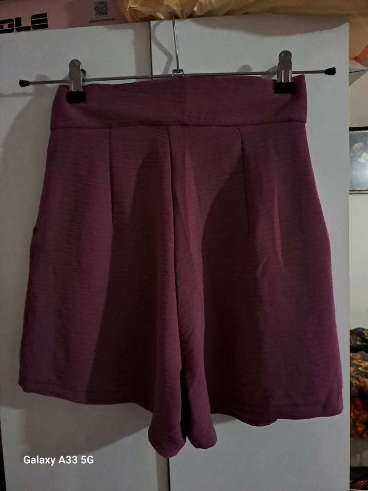 Piliseli Kadın Yüksek Bel Şort - Görsel 4