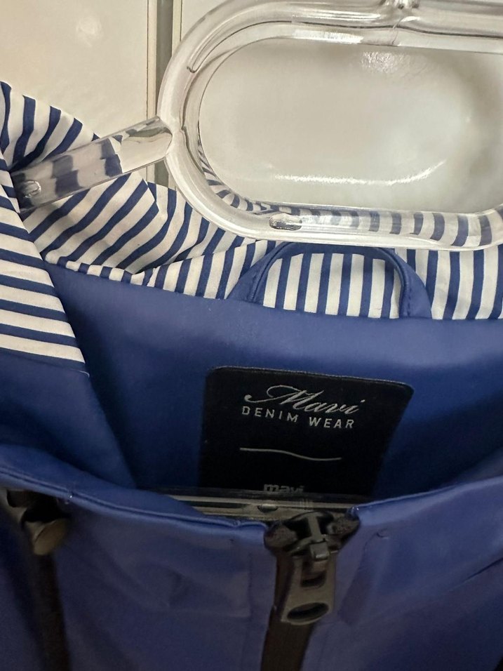 Kadın mavi Kapüşonlu Midi Yağmurluk - Görsel 2