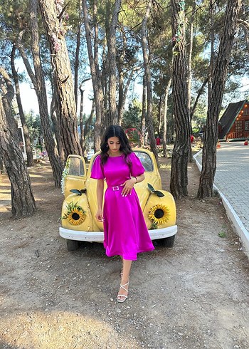 Pembe Uzun Saten Elbise, Kemerli, Kayık Yaka
