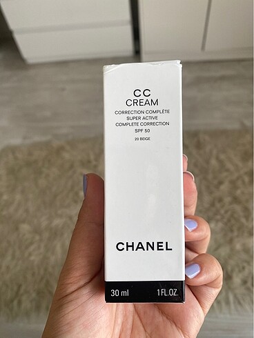 Chanel CC krem