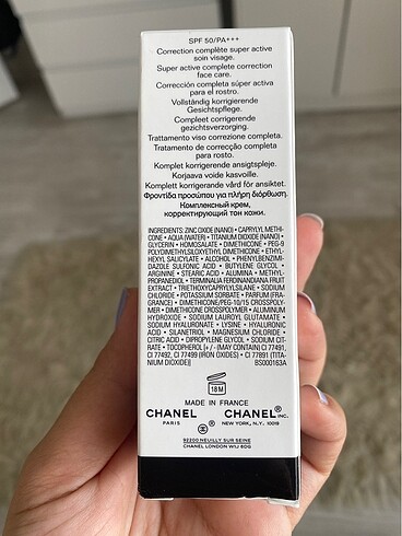 Beden Chanel CC krem
