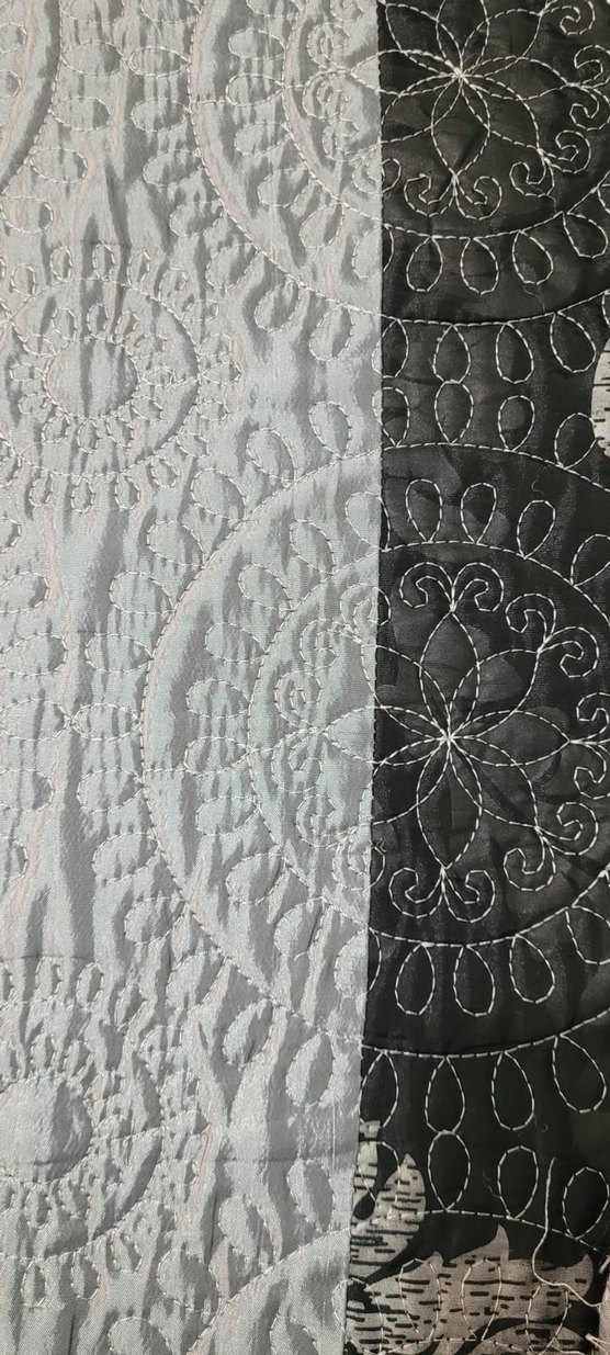 Gri Nakışlı Yatak Örtüsü - Görsel 3