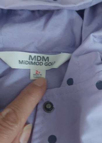 Mor Puantiyeli Kız Çocuk Yağmurluğu - Görsel 3