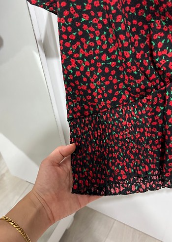 m Beden kırmızı Renk Kısa Kollu V Yaka Desenli Kadın Bluz