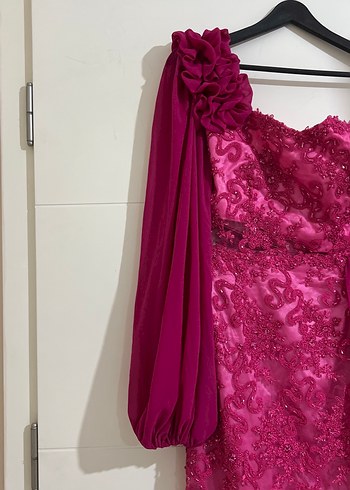38 Beden pembe Renk Tek Omuzlu Pembe Uzun Abiye Elbise