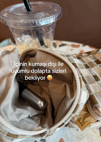 Diğer Bej Kareli Fermuarlı Makyaj Çantası