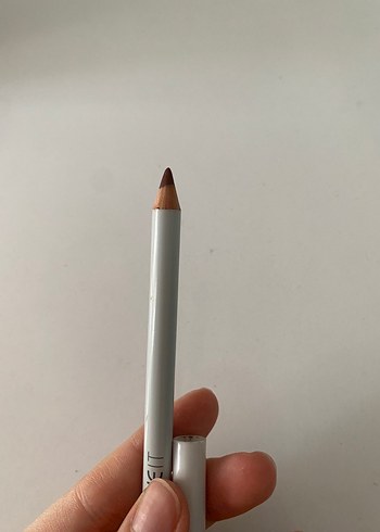 Diğer Bej Dudak Kalemi