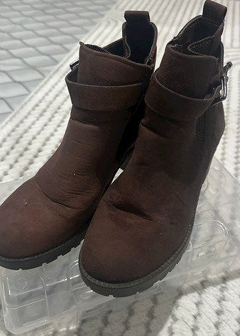 Kahverengi Süet Tokalı Kadın Bot - Görsel 2