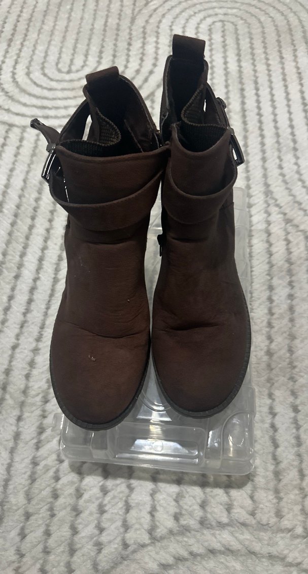 Kahverengi Süet Tokalı Kadın Bot - Görsel 4