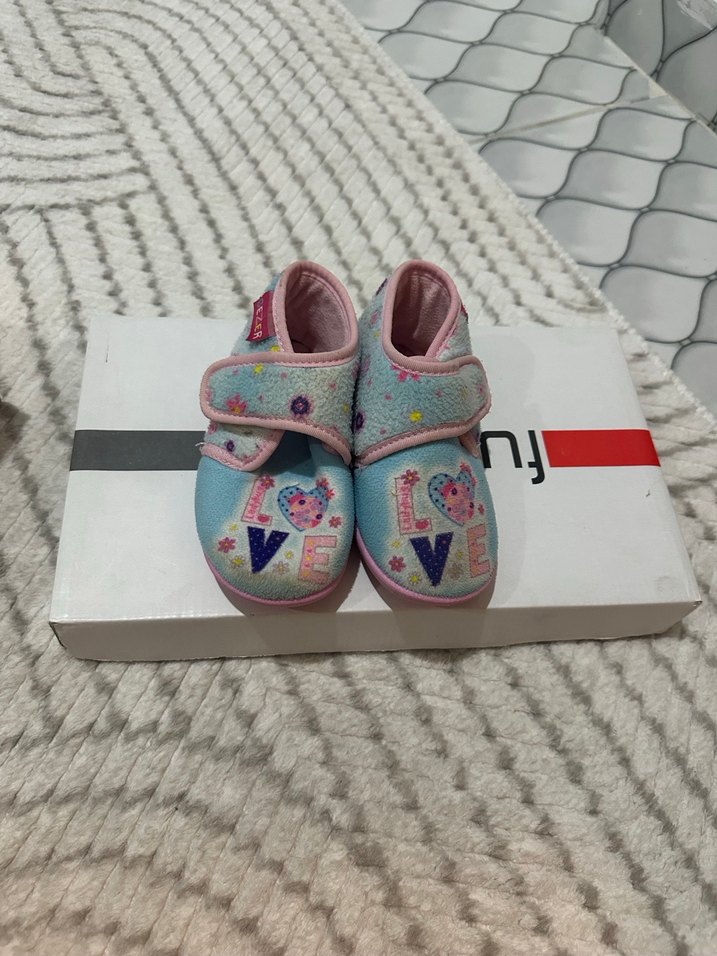 Kız Çocuk Mavi Nakışlı Cırt Cırtlı Ev Terliği - Görsel 3