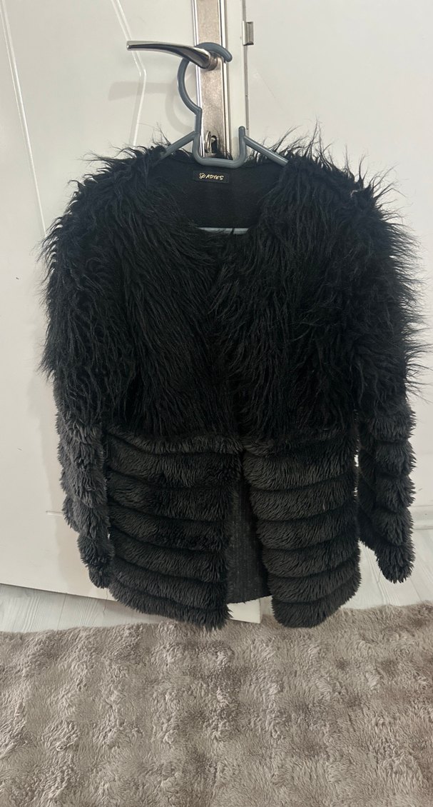 Kadın Siyah Uzun Kürk Detaylı Mont - Görsel 2