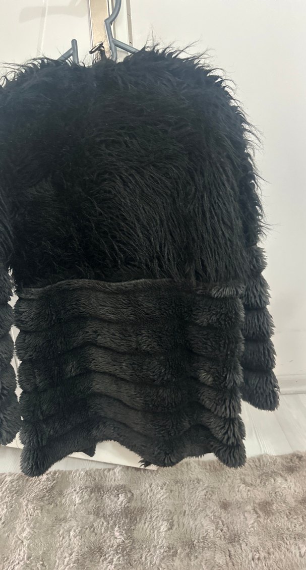 Kadın Siyah Uzun Kürk Detaylı Mont - Görsel 5