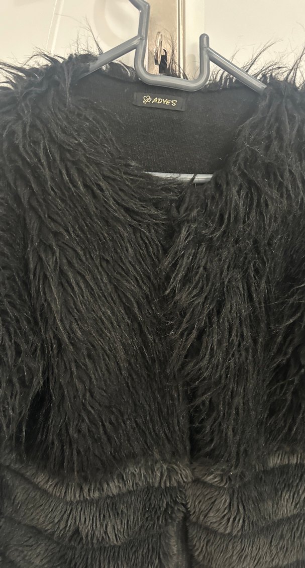 Kadın Siyah Uzun Kürk Detaylı Mont - Görsel 3