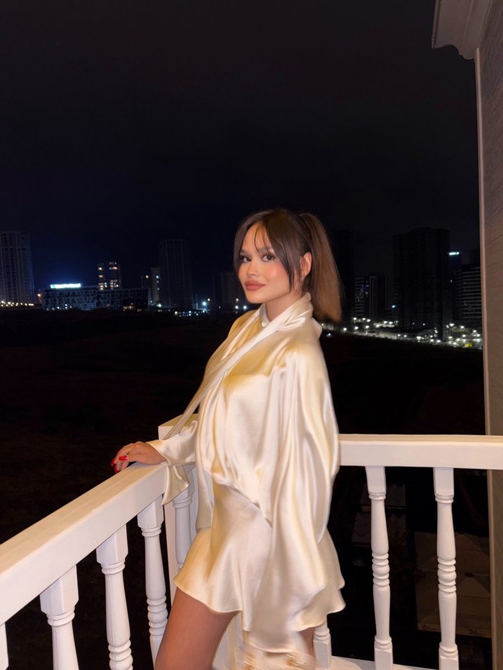 Beyaz saten elbise - Görsel 2