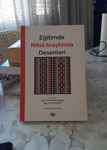 Eğitimde Nitel Araştırma Desenleri Kitabı - Görsel 2