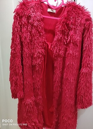 Kırmızı peluşlu ceket