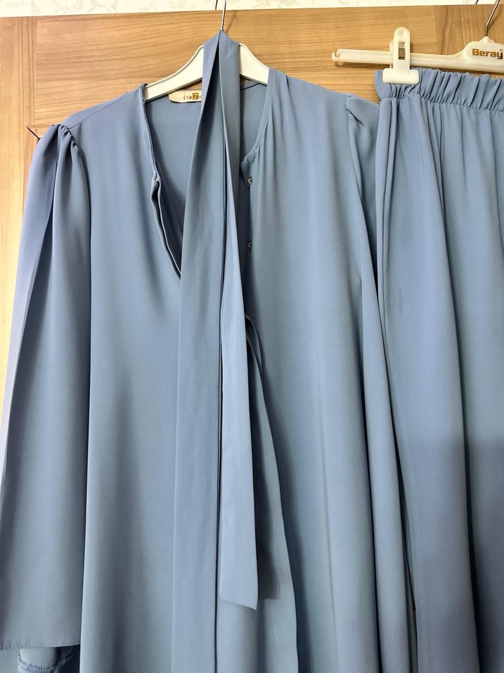 Mavi İpek Dokulu Uzun Kadın Takım - Görsel 2