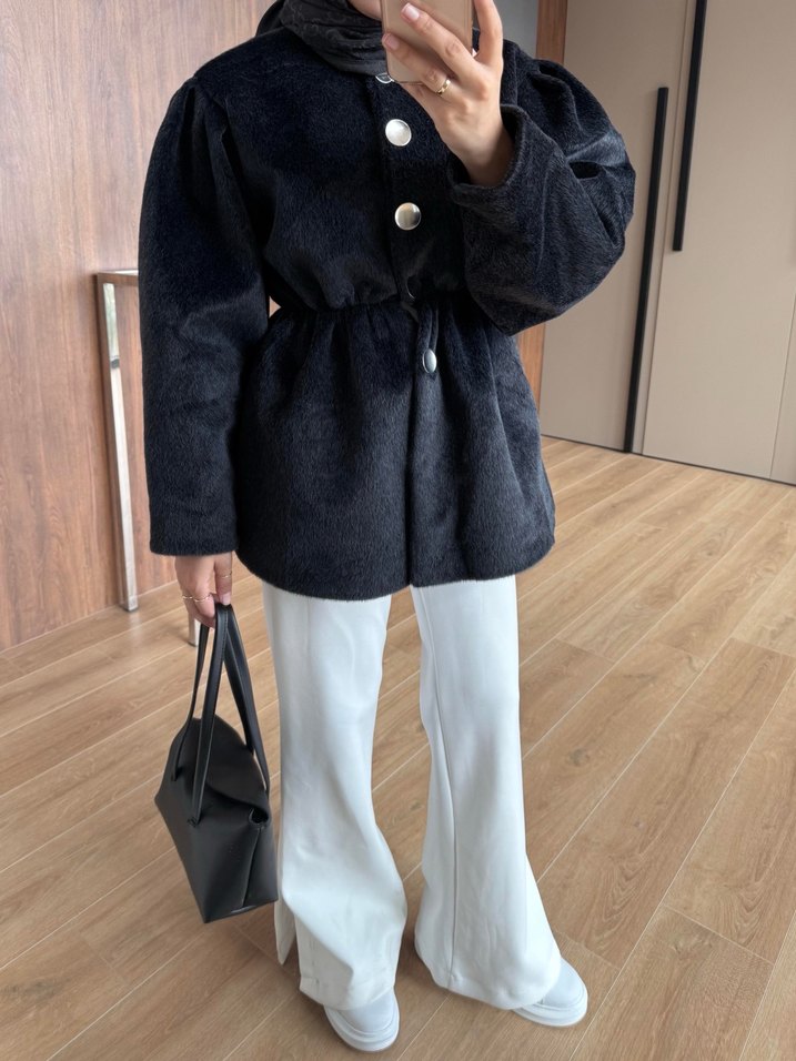 Siyah kürklü midi boy mont - Görsel 4