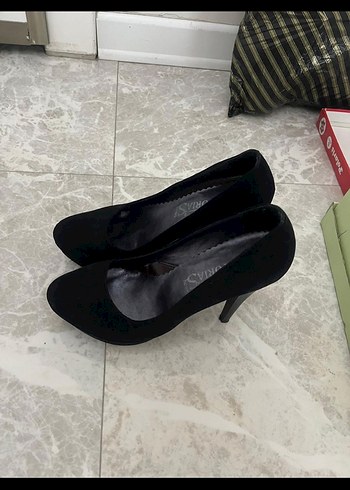 Siyah Minimalist Stiletto Topuklu Ayakkabı