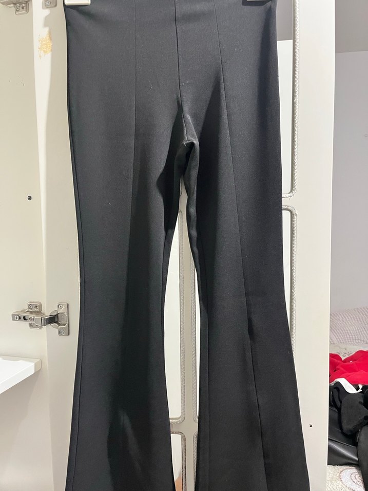 Siyah Yırtmaçlı Kadın İspanyol Paça Pantolon - Görsel 2